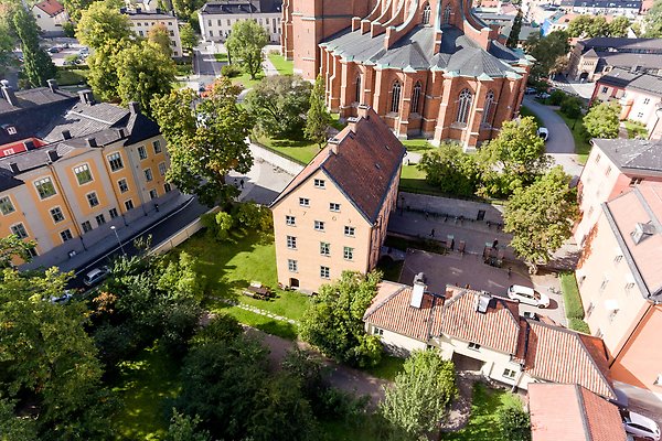 Skytteanum and its garden viewed from above with part of the Cathedral in the background