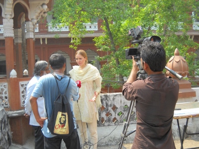 Erika being interviewed by the regional TV-channel, Somoy Television, who made a program about the different solar pasteurisation methods that the Dhaka research group have developed.