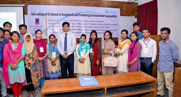 Dr Shoeb together with Swedish Institute and ISP alumni at a networking event organized at University of Dhaka, 4  May 2017.