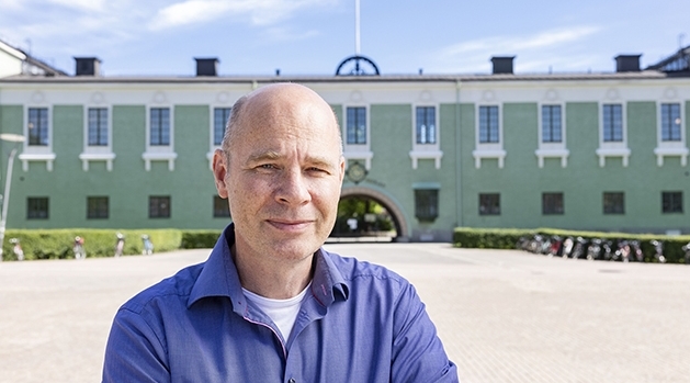 Göran Nygren at Department of Cultural Anthropology and Ethnology, has examined how lower-secondary school pupils achieve high grades at schools that have above average performance.