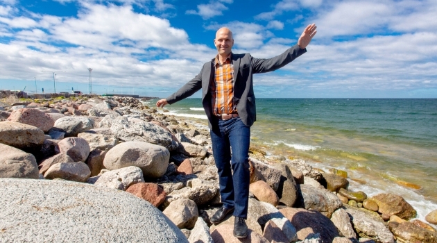 Stefan Ivanell leder vindkraftsforskningen på Campus Gotland och är föreståndare för forskningscentrat Stand up for wind.
