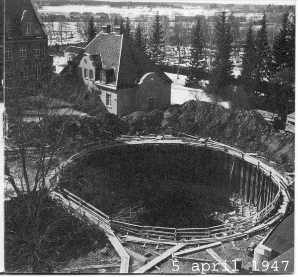 1947 byggnation av cyklotronhallen. Källa: TSL arkiv/Uptecknaren nr3 1986 Teknikum