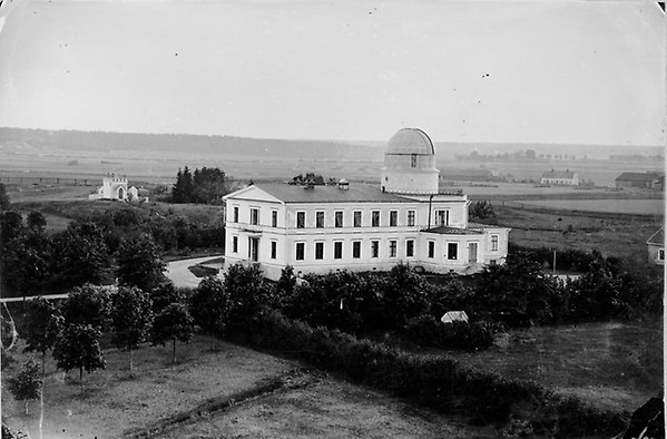 Gamla observatoriet i svartvit, fotograferat från ovan.