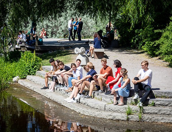 Studenter utomhus i Uppsala